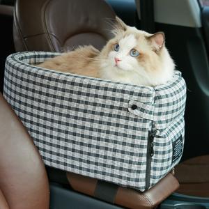 Armrest Pet Safety Seat by Bloomcar