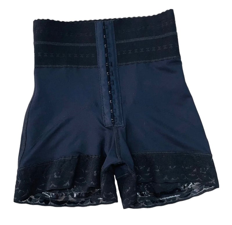 High-waisted two-layer lace paneled hip-lifting shorts